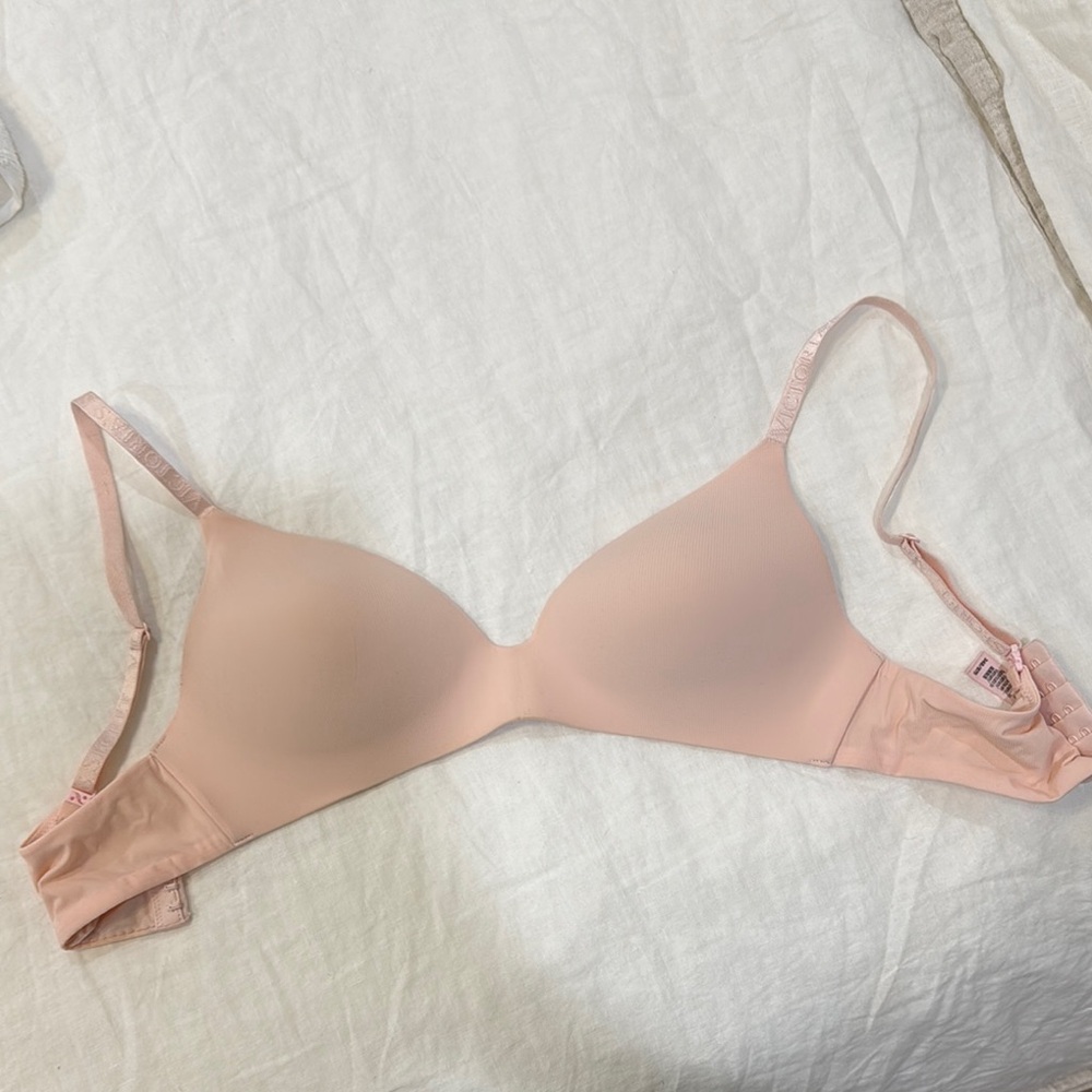 Victoria's Secret Light Pink Bra